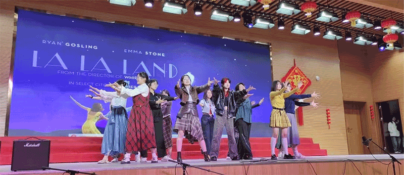 笙歌晏晏承芳序，青春如炬迎新春——济南德雅高级中学举办2025年元旦联欢会